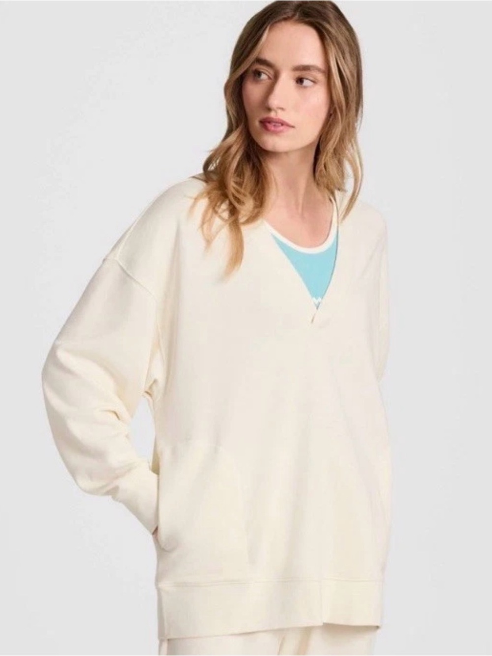 Women’s Champion Gameday V-Neck Oversized Women's Pullover- Medium NWT